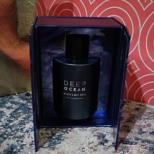 Bath & Body Works Deep Ocean Cologne - Dark Blue Bottle